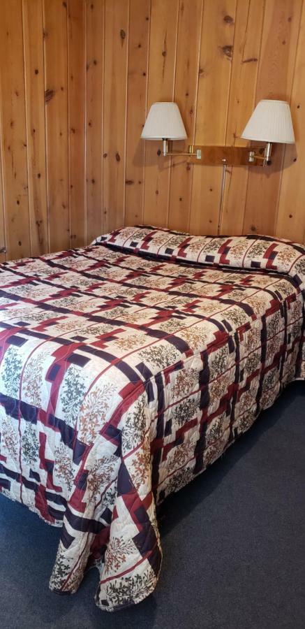 Caribou Lodge And Motel Soda Springs Buitenkant foto